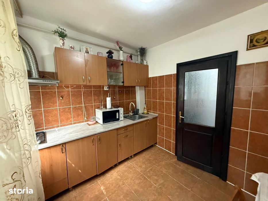 Garsoniera - parter - Zona Gara