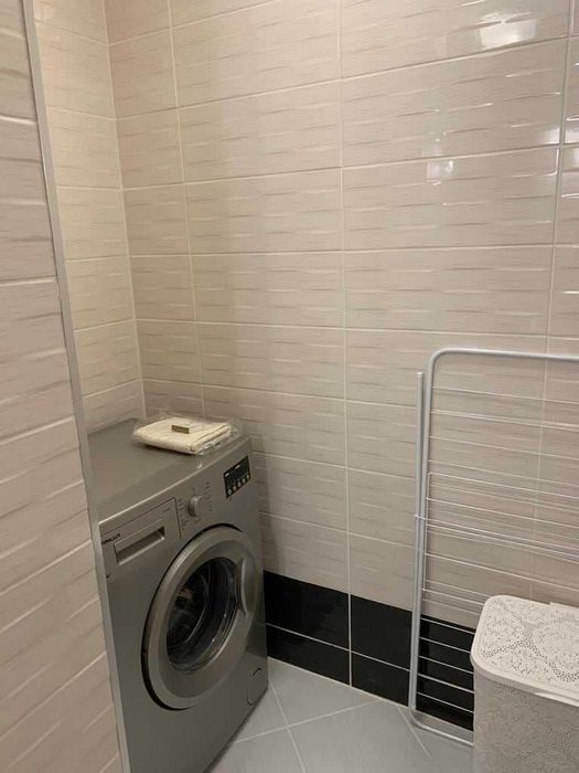 Дава се под наем Едностаен апартамент в Пловдив, Младежки Хълм - 40 кв.м за 300 € - Снимка #2