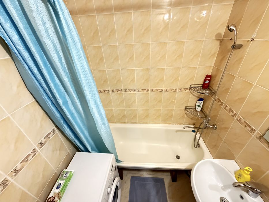 Посуточно 2 ком.кв .тд Ажар