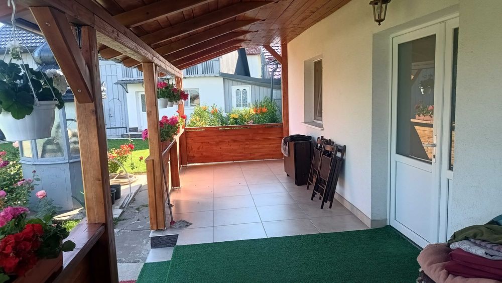 Casa cu gradina.