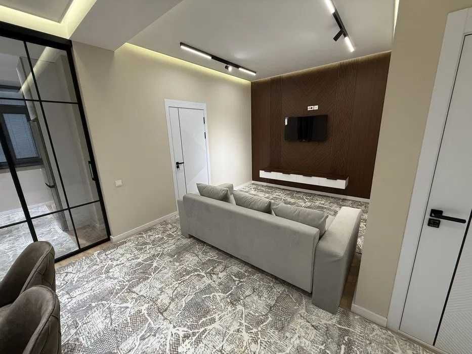 Срочно Продам Шикарную квартиру о-р Фархадский 2/2/9 50м2