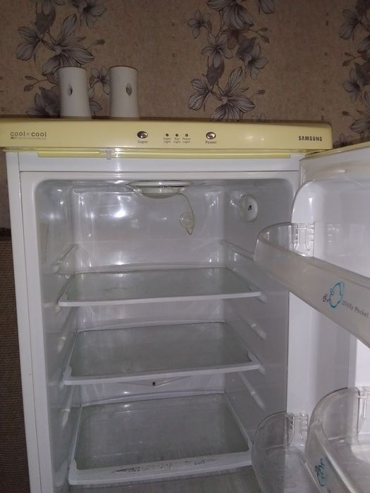 Продам холодильник на запчасти