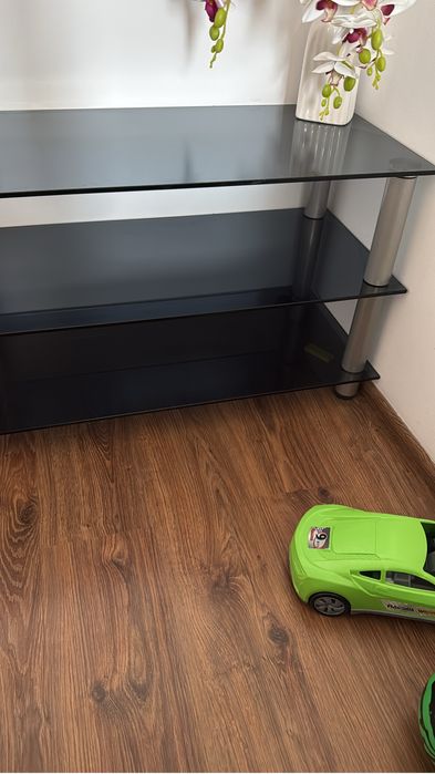 Стеклянный комод