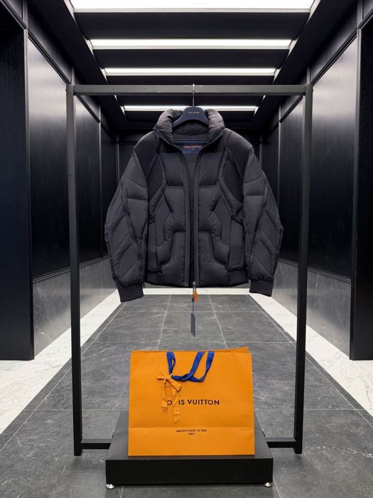 Geaca Louis Vuitton , calitate premium , noua , pe comanda , L