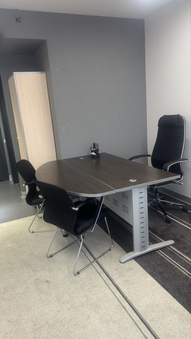 Продам комплект офисной мебели