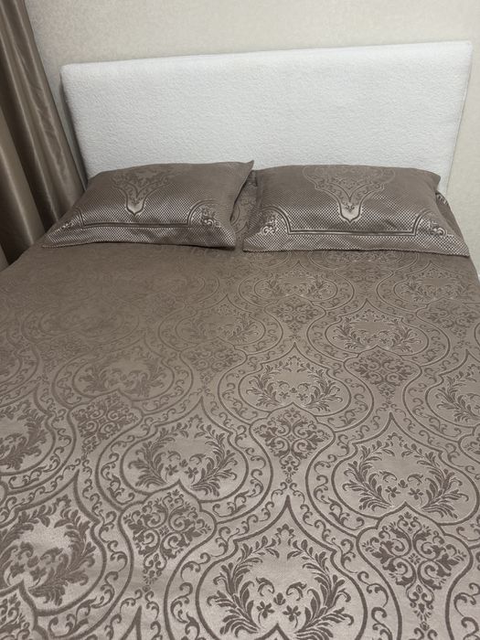 Шторы и покрывало