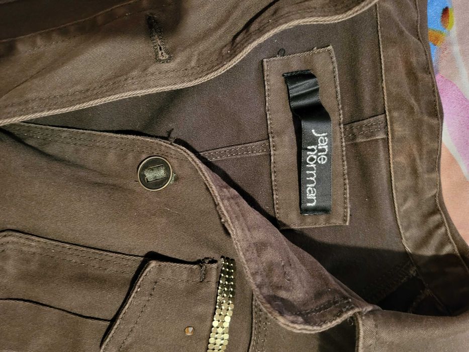 Дамско яке, кафяво на цвят, размер С