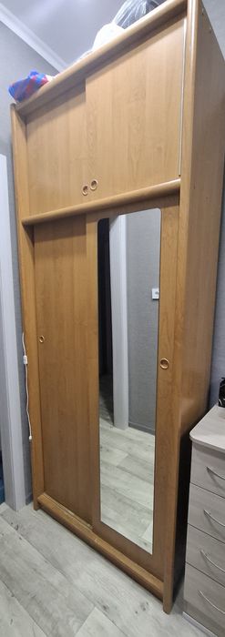 Продам шкаф пенал