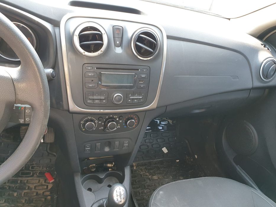 Dezmembrez Dacia Logan 2 1,2 16 V alb