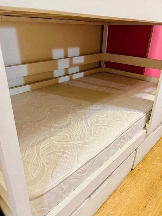продам кровать 2х ярусную детскую