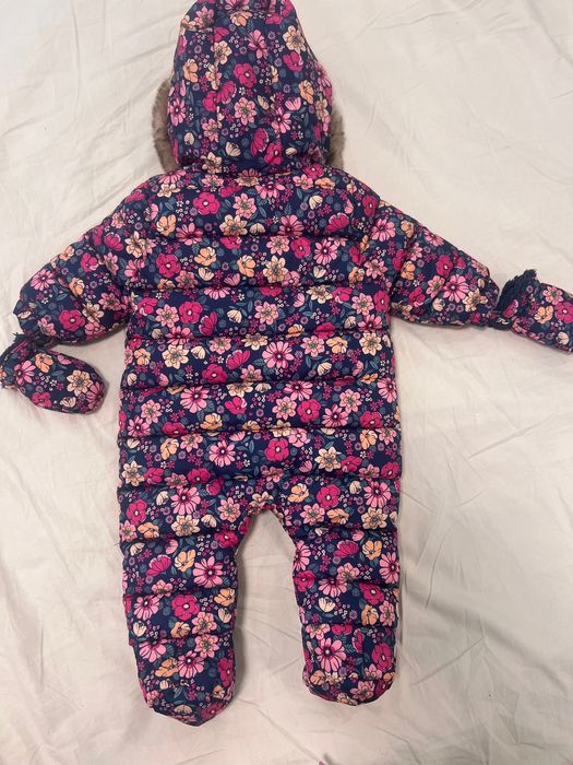 Бебешки ескимос Guess