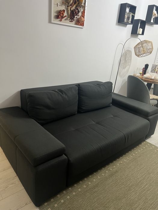 Canapea extensibila cu lada de depozitare