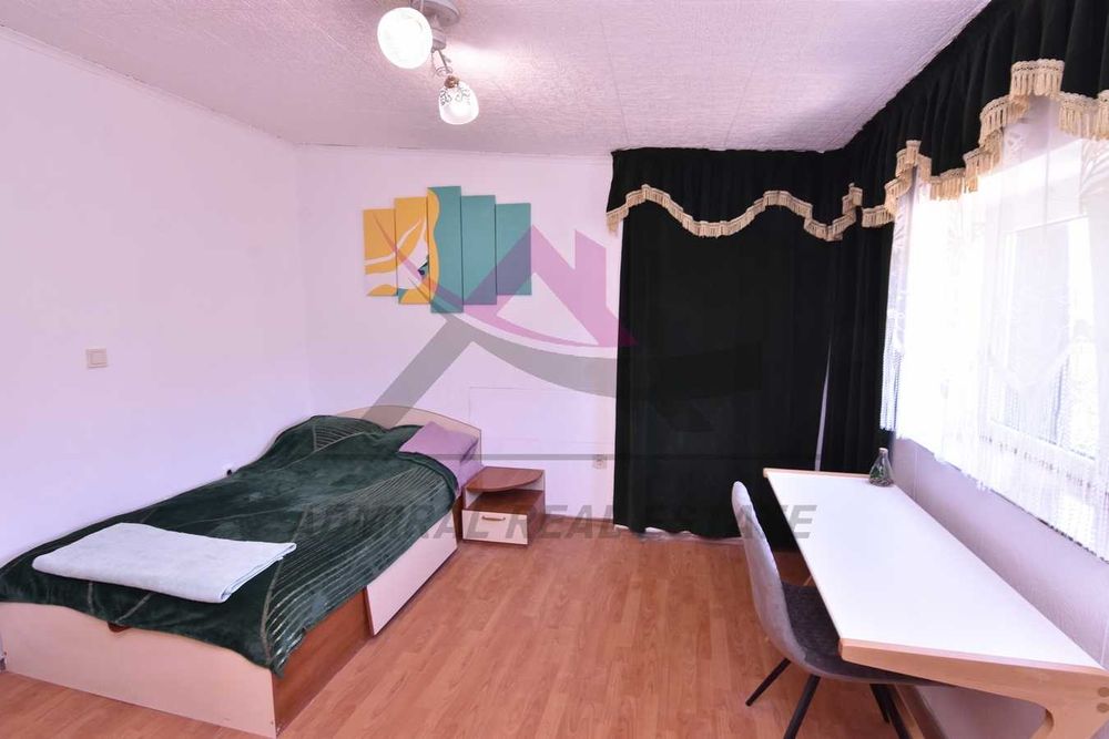 Дава се под наем Двустаен апартамент в Варна, м-т Траката - 45 кв.м за 450 € - Снимка #2