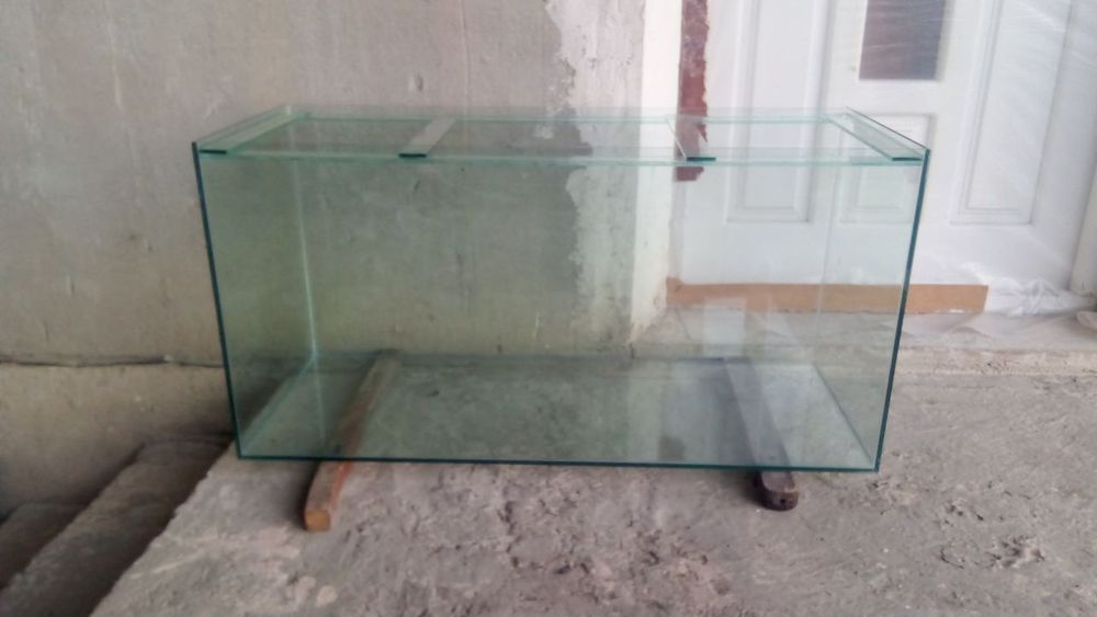 Akvariumlar sotiladi