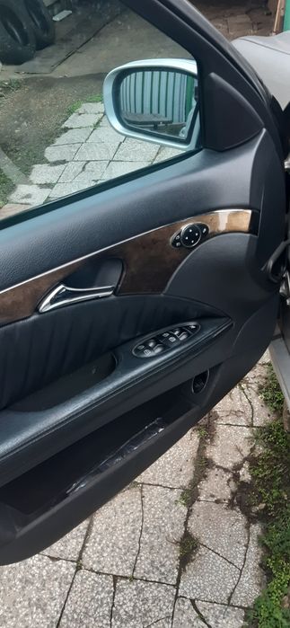 Продавам Е-класа 220cdi