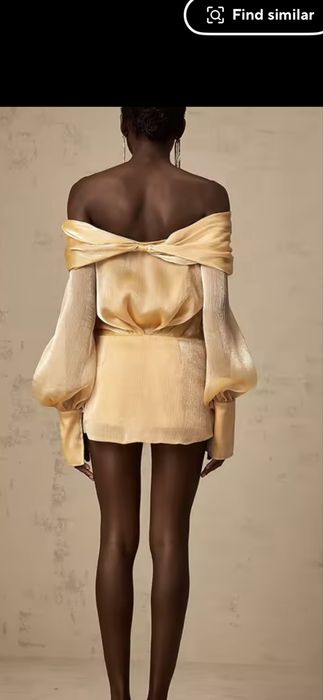 Рокля-гащеризон , по етикет Л , отговаря на М