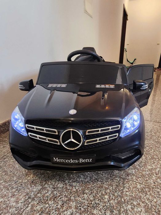 Акумулаторен джип Mercedes с дистанционно, меки гуми и кожена седалка