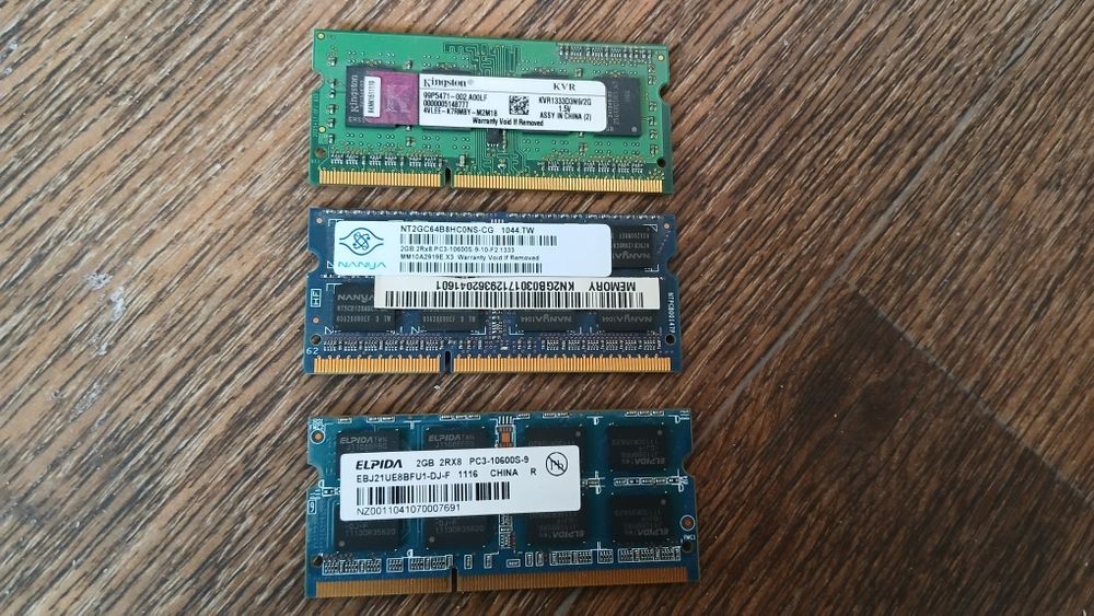 Цена за все 3 сразу, оперативная память для ноутбука ddr 3 2gb