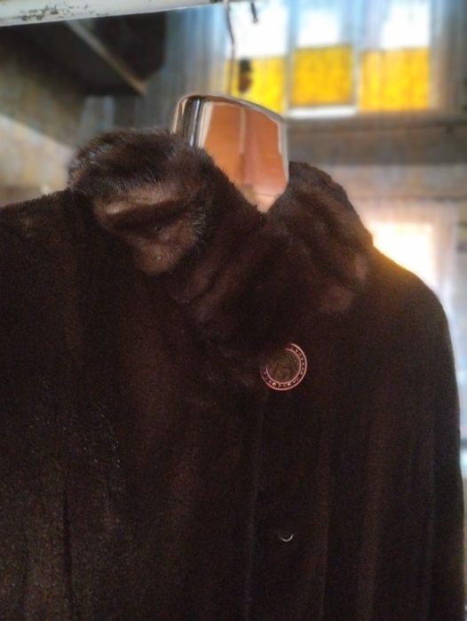 Продаю норковую шубу