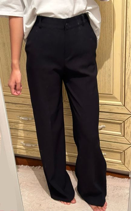 Темно-синие штаны