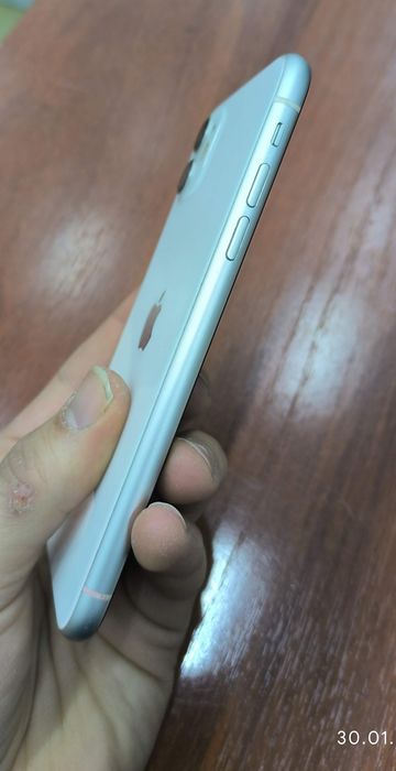 Продам iPhone 11, iOS 17.2