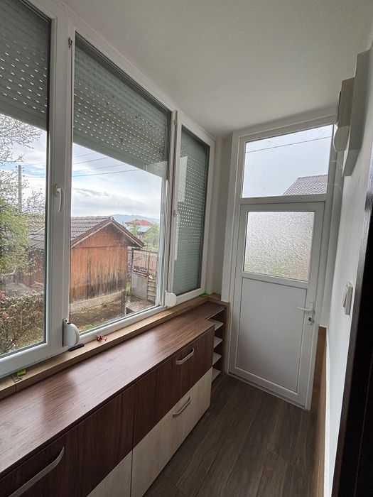 Самостоятелна къща с двор и гараж в Кюстендил