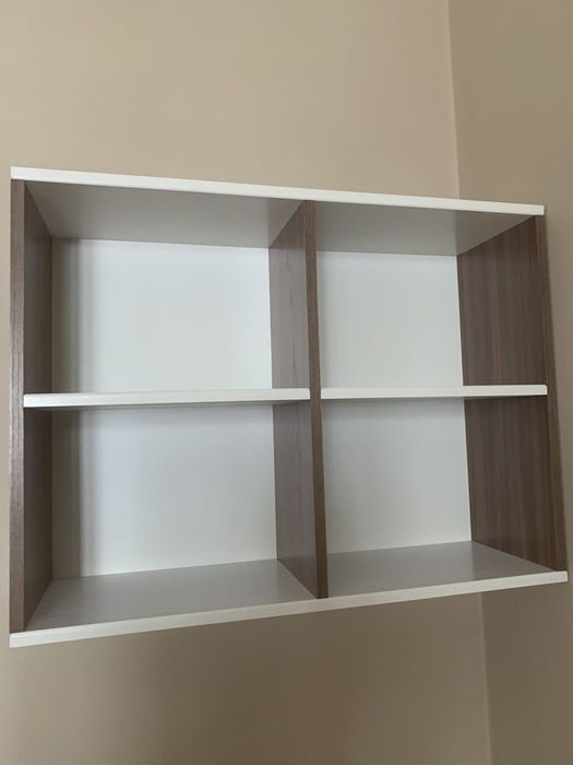 Угловой стол со стеллажем