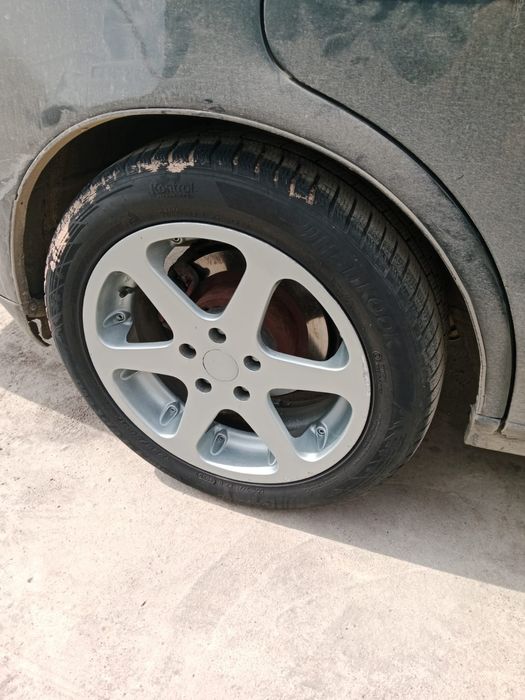 Продам шины с дисками R17 от Марк ll