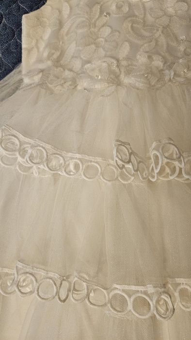 продам пышное платье для девочки 6-8лет