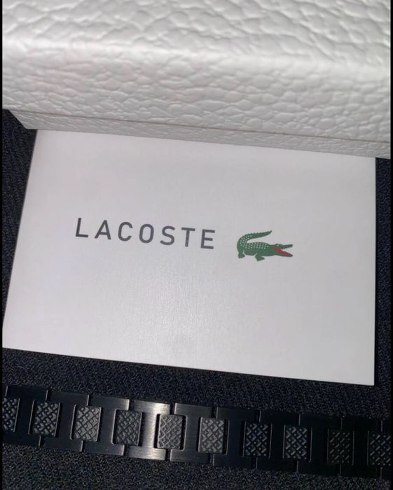 Lacoste гривна.