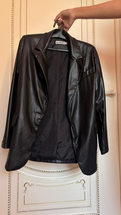 Кожаный кастюм, 36 размер.