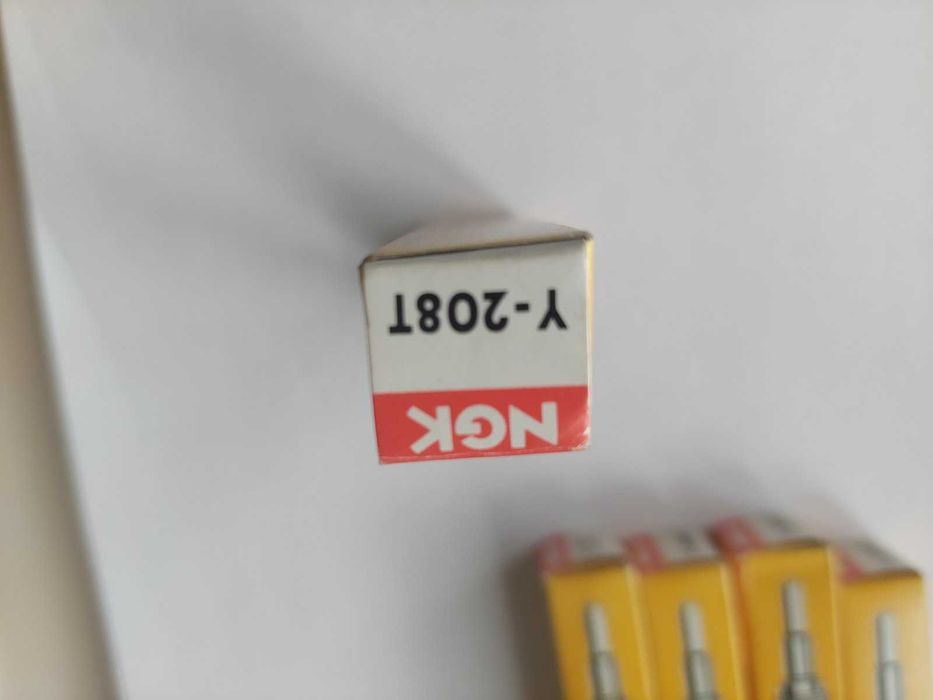 Подгряващи свещи NGK Y-208T-нови