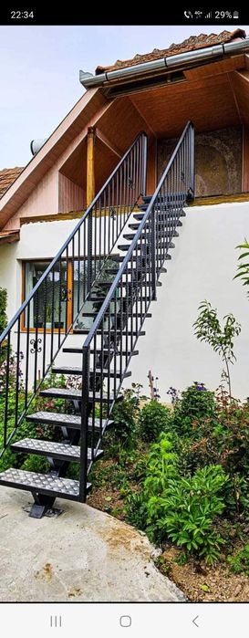 Scara metalica de exterior