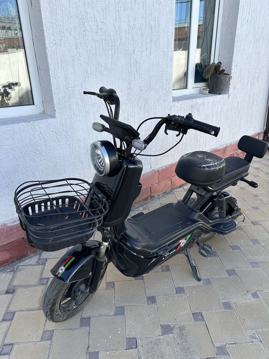 Skuter sotiladi yaxshi xolatda