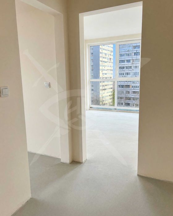 Продава се Тристаен апартамент в Бургас, Братя Миладинови - 99 кв.м за 2829 €/кв.м - Снимка #3