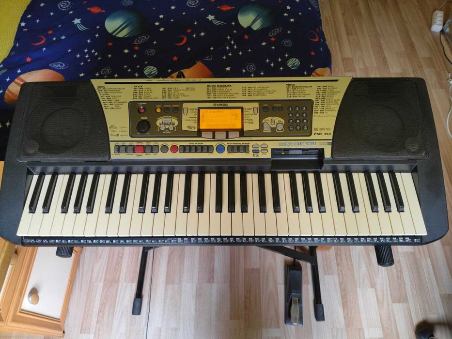 Orga Yamaha PSR 350 cu stativ