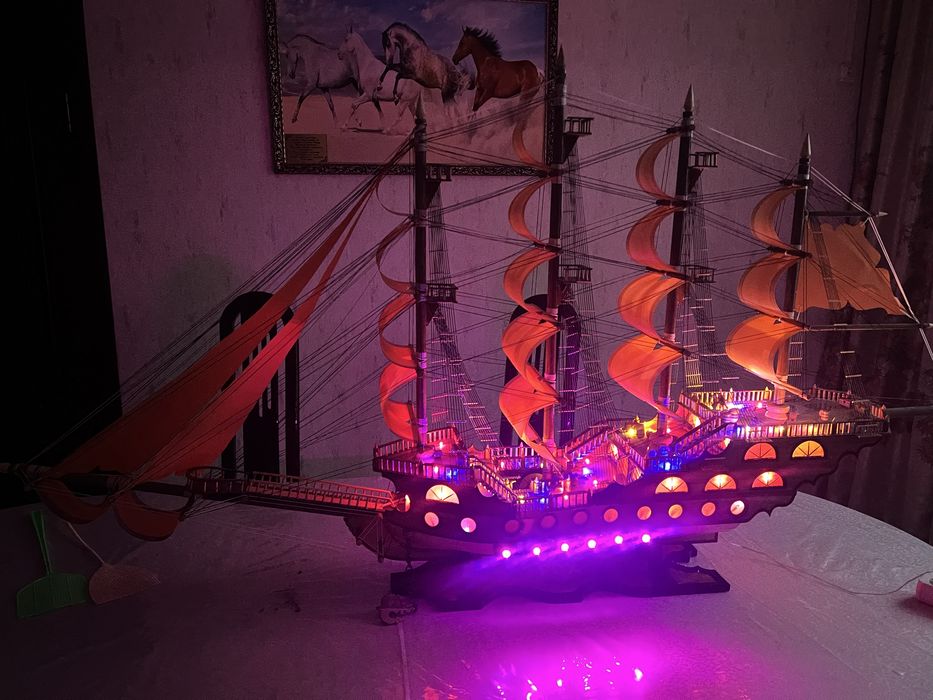 Корабль сувенир новый