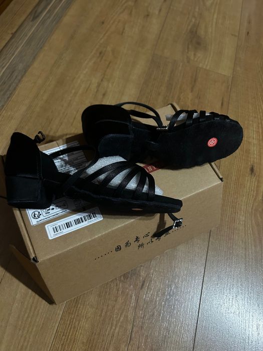 Детски обувки за латино танци