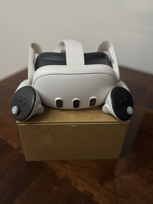 Продаю VR очки Meta Quest 3 Торг есть