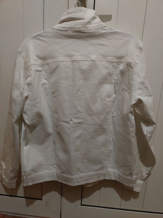 Ново дънкено яке за преходен сезон