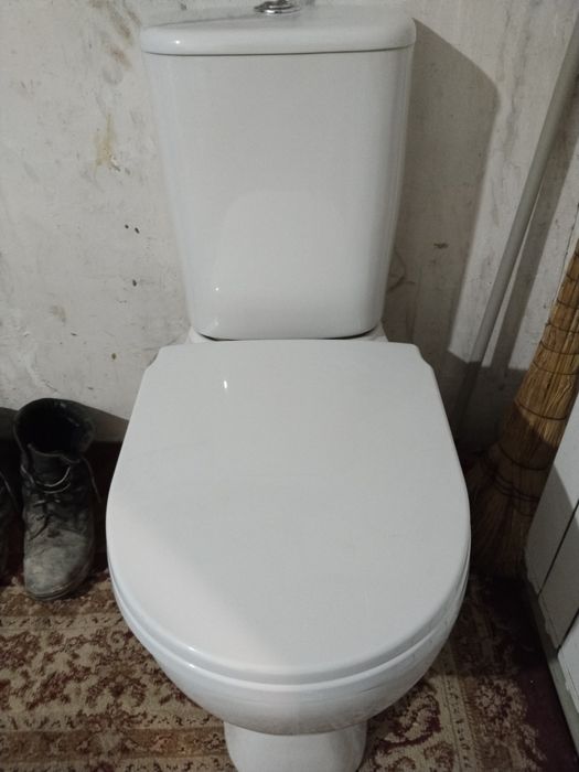 Продам унитаз в отличном состоянии