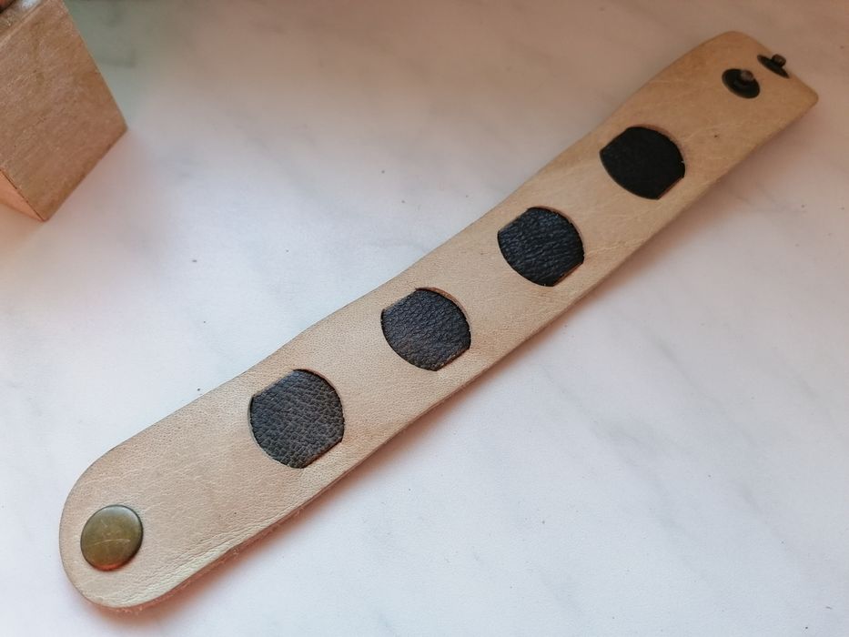 Brățară unisex din piele bej cu inserții