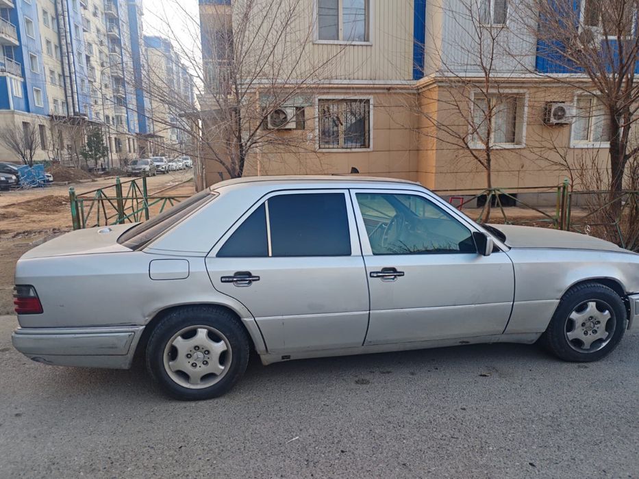 Mercedes-Benz W124 E280