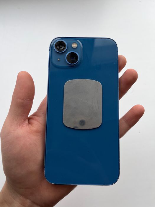 Продам Iphone 13