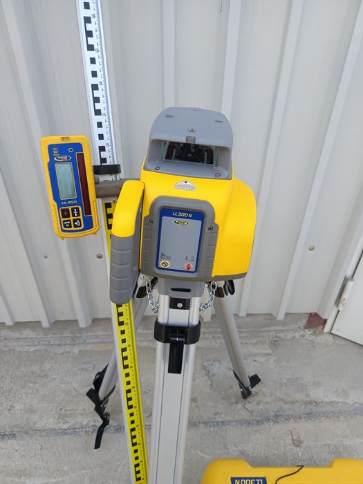 Spectra laser profesional cu linie verde lumina roșie  trepied stadie linie verticală și orizontală