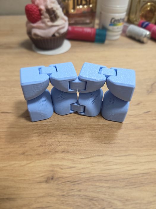 Fidget игра  която се сгъва