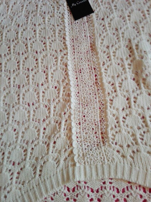 Pulover marimea M, nou cu eticheta ,supradimensionat