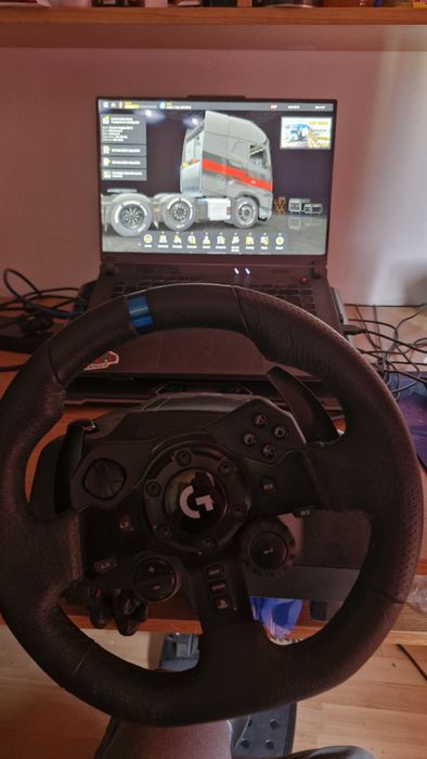 Vând volan Loghitech g923