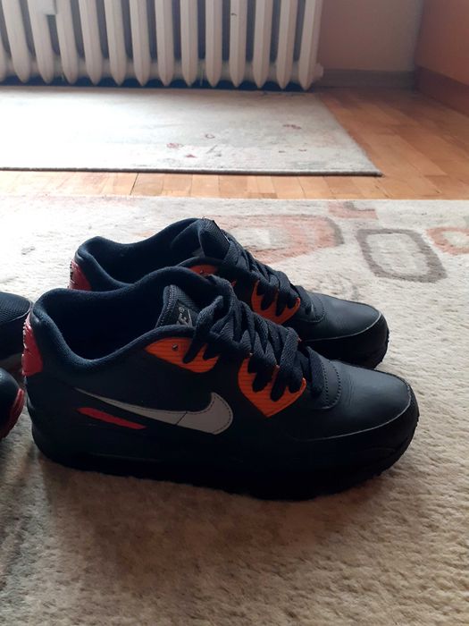 Дамски маратонки Nike Air Max 90 номер 38,5
