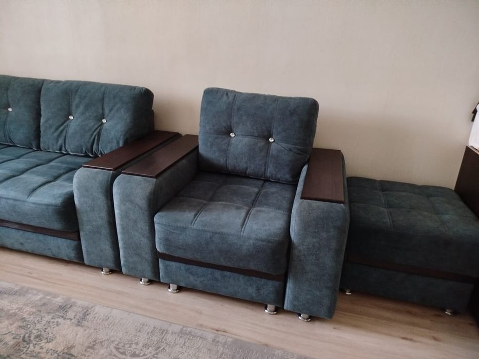 Диван угловой с креслом и пуфиком